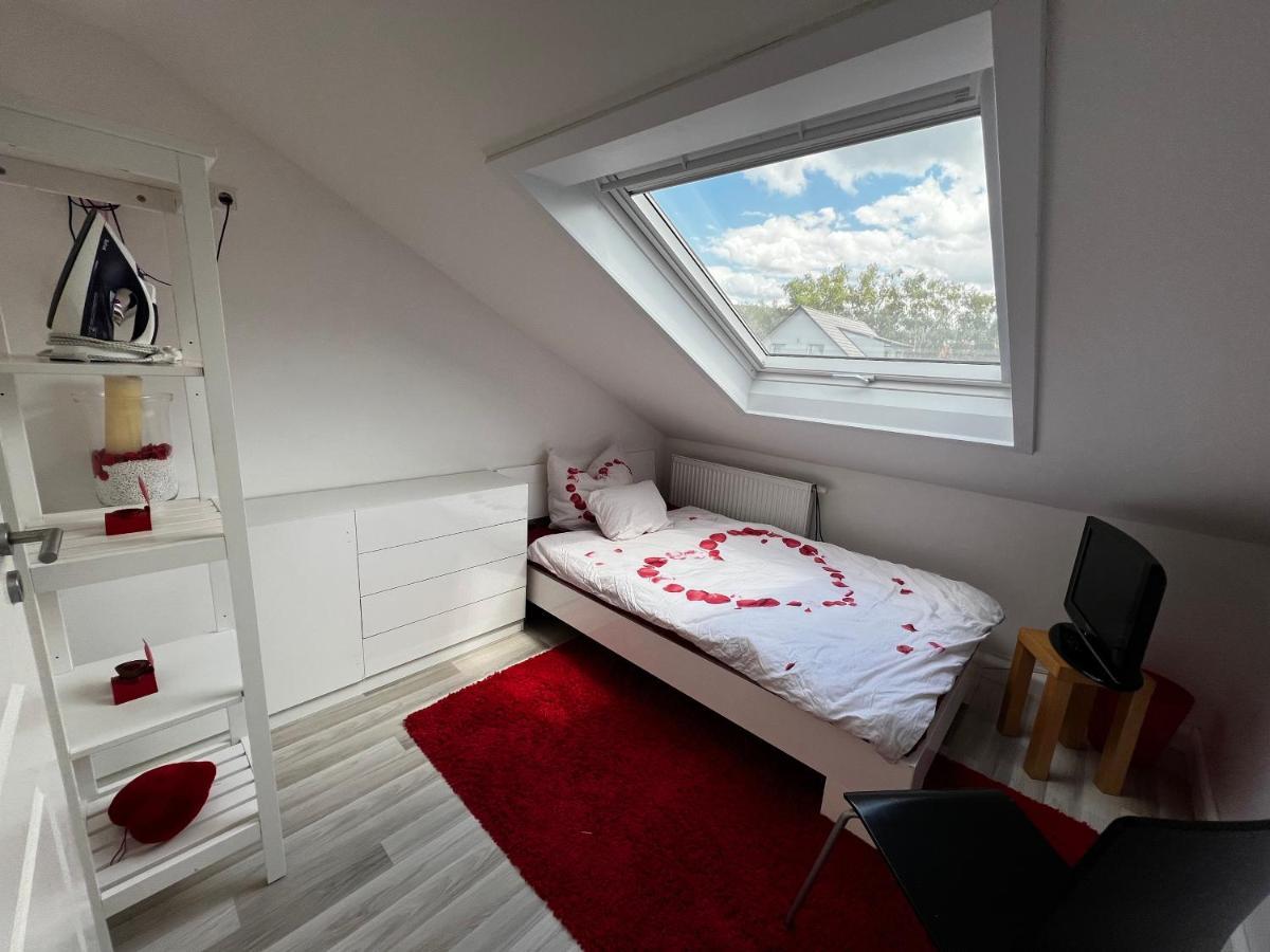 Ferienwohnung Schlueter Nussloch Экстерьер фото